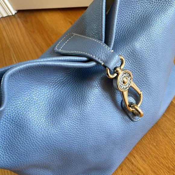 Dooney & Bourke Blue Belvedere Logo Lock Shoulder Bag & Pebbled Leather EUC - Picture 3 of 8